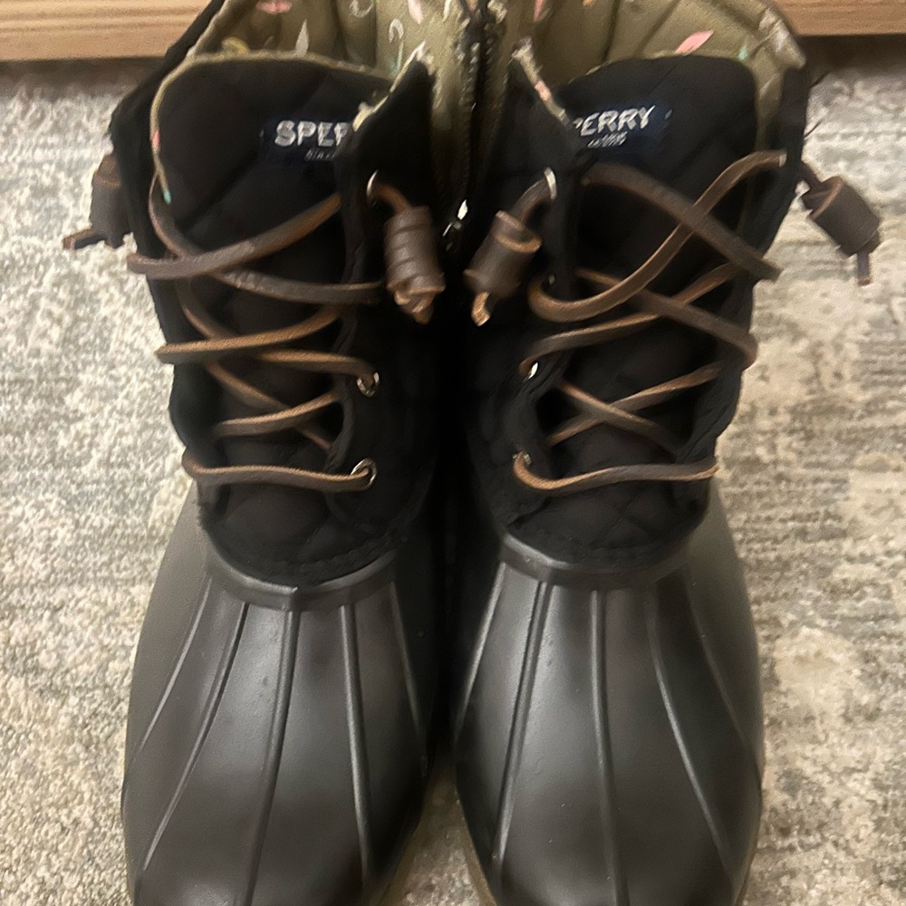 Sperry Black and Tan Women's Boots